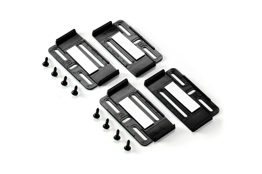 Vier schwarze SimpleFix Blackline Clip-Module mit acht Schrauben