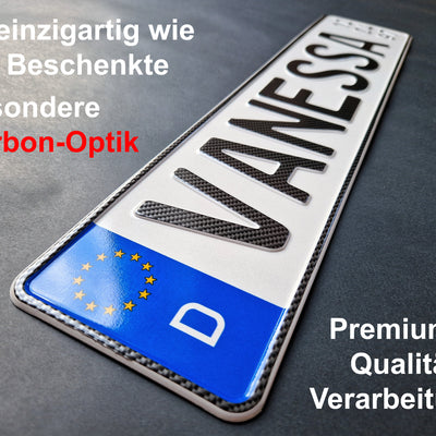 Namensschild in Carbon-Optik – mit optionalem Geburtsdatum – Foto 3