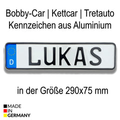Personalisiertes Kettcar- und Tretauto-Namensschild im deutschen Design – Originalfoto 2